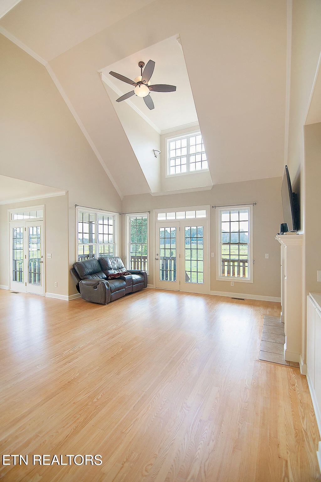 6950 Dodson Branch Road Cookeville, TN 38501 - Photo 12 of 43 living room