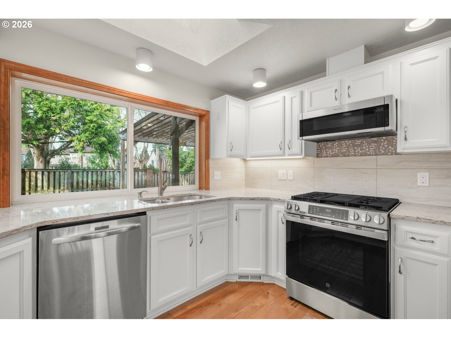 31505 Southwest Country View Lane Wilsonville, OR 97070 - Photo 9 of 29