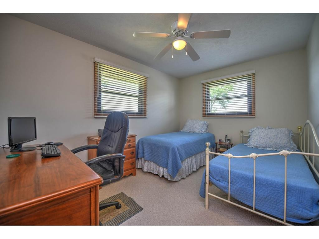 1813 Idle Hour Road Kingsport, TN 37660 - Photo 17 of 32 Guest Bedroom