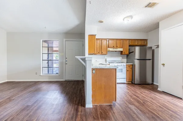 $1,300 | 6201 Berkett Cove, Unit A, Austin, TX 78745