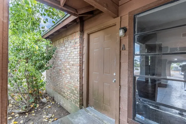 a view of entryway door
