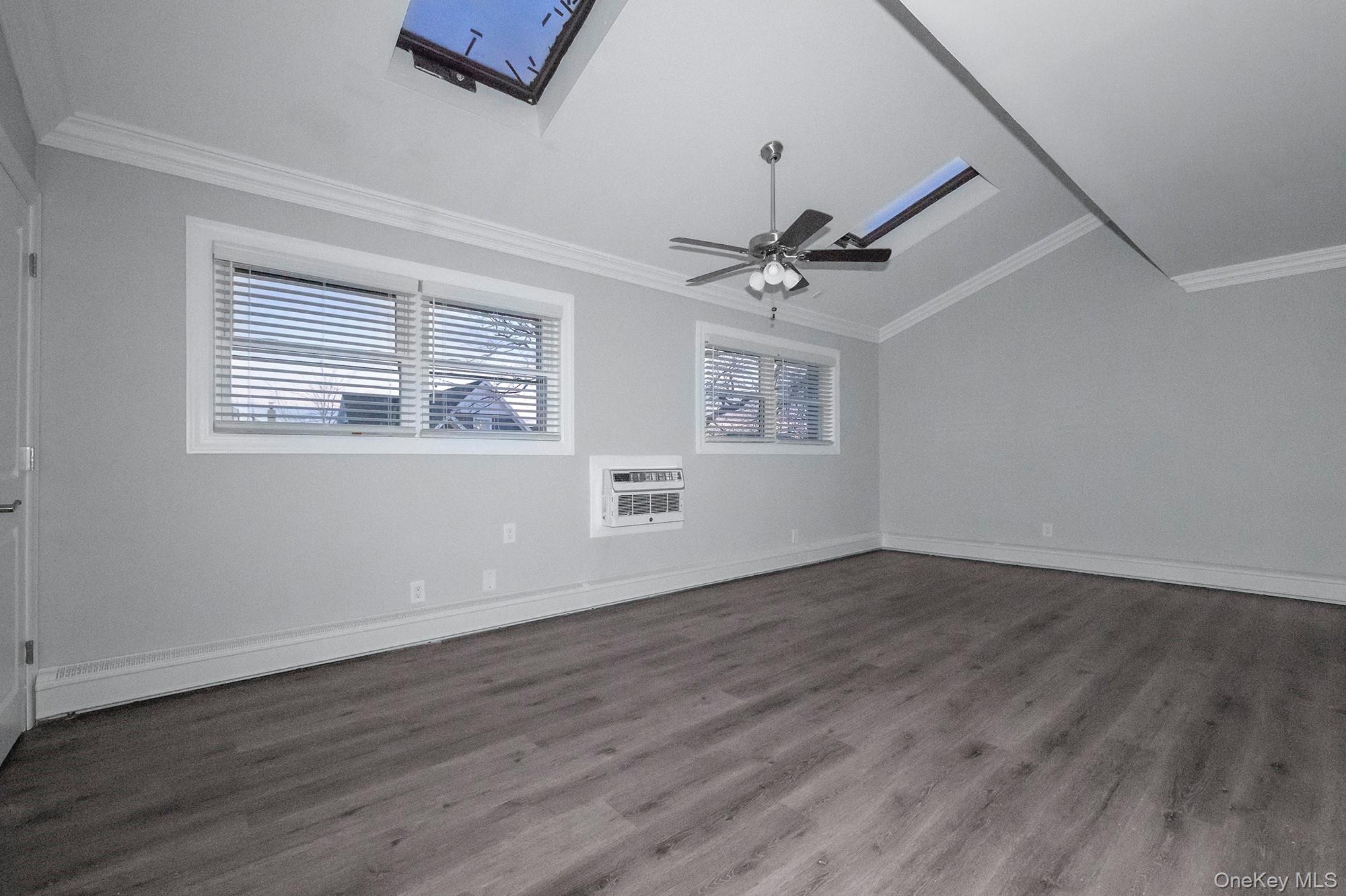 5 Merman Place, Unit 5 Babylon, NY 11702 - Photo 6 of 11 Gallery Image 6
