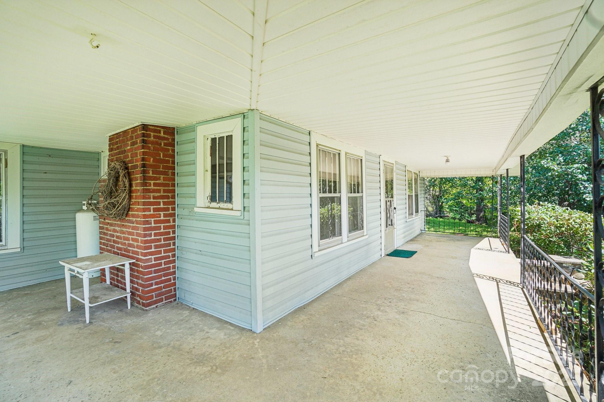 203 North Beaverdam Road Candler, NC 28715 - Photo 8 of 40