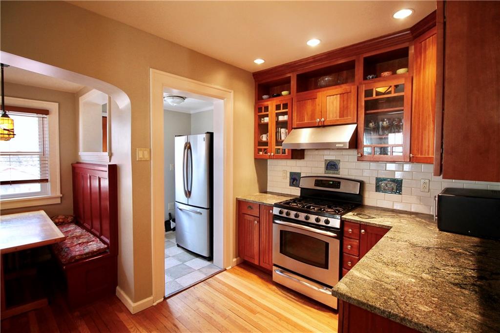 449 Mapleton Avenue Mt. Lebanon, PA 15228 - Photo 5 of 18 Gallery Image 5