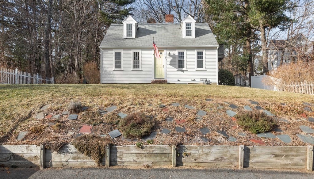 382 Bay Road Duxbury, MA 02332 - Photo 2 of 37 Gallery Image 2