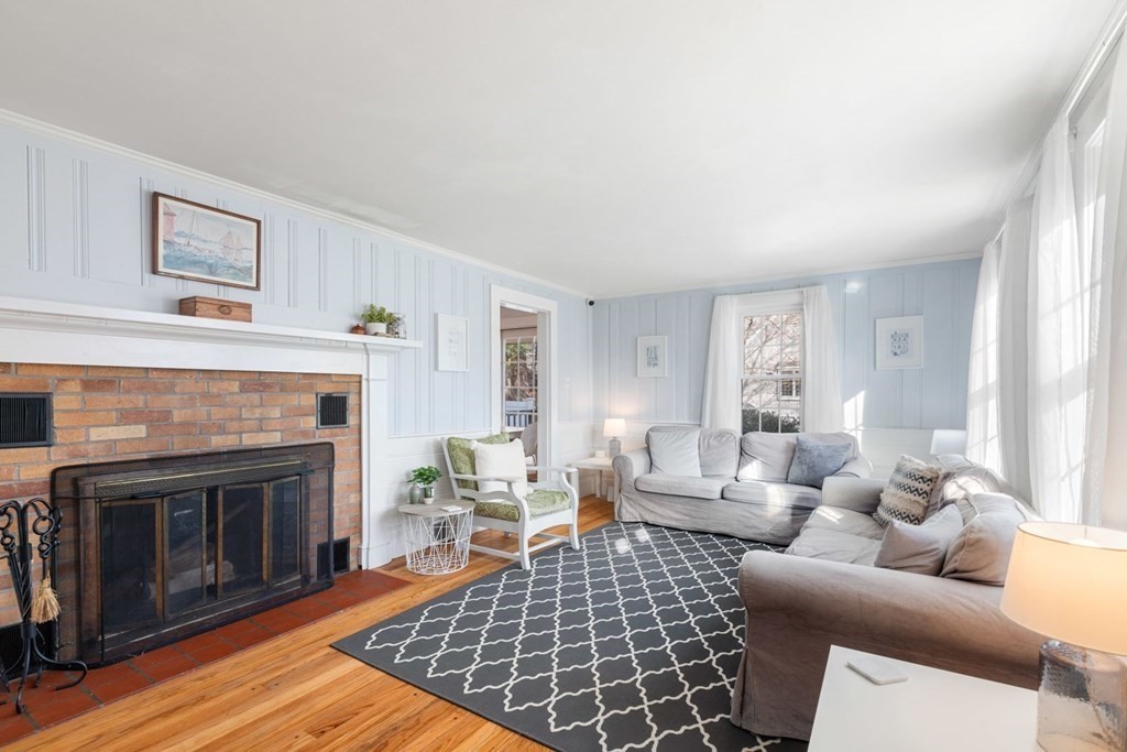 382 Bay Road Duxbury, MA 02332 - Photo 5 of 37 Gallery Image 5