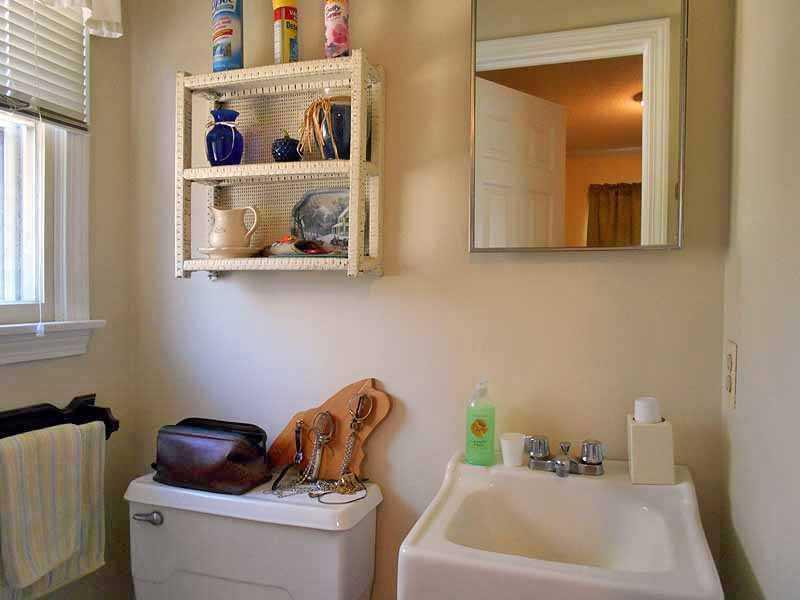 116 Bowdoinham Road Lisbon, ME 04252 - Photo 14 of 19 Bathroom.