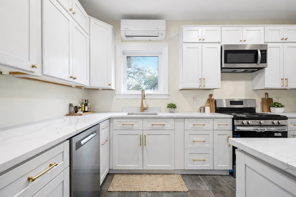 12 Beale Street Worcester, MA 01606 - Photo 6 of 41