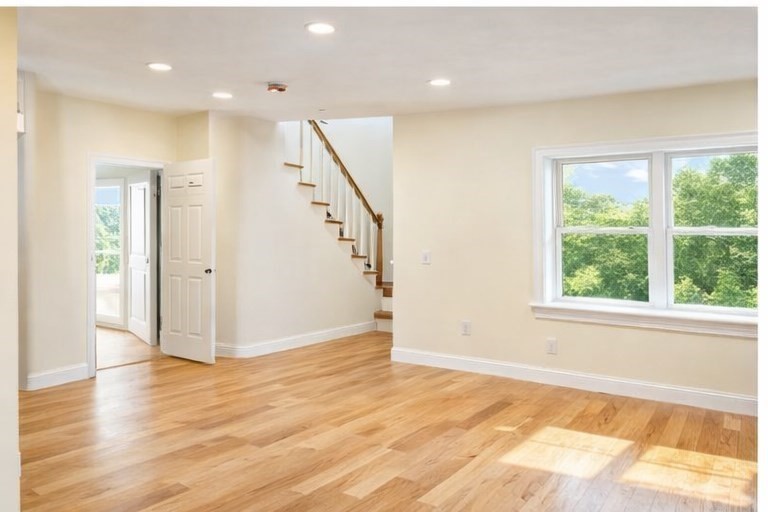 12 Beale Street Worcester, MA 01606 - Photo 7 of 41