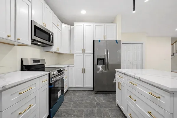 $614,888 | 12 Beale Street, Worcester, MA 01606