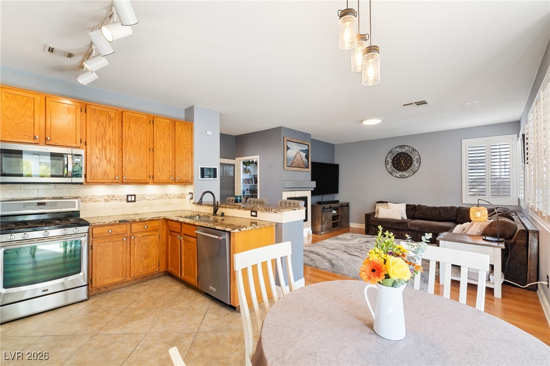 1694 Long Horizon Lane Henderson, NV 89074 - Photo 9 of 41