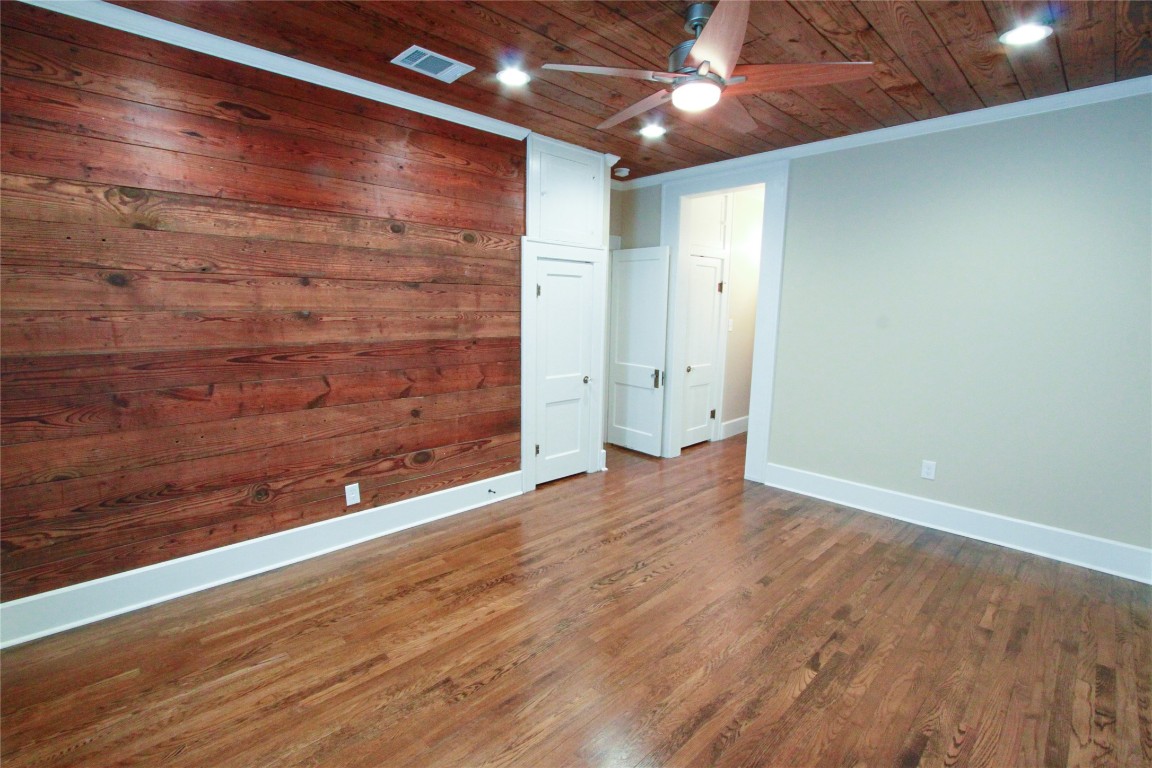 1301 South 6th Street Austin, TX 78704 - Photo 19 of 35 a view of empty room with wooden floor