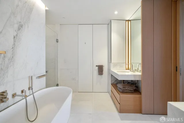 $7,600,000 | 1 Steuart Street, Unit 906, San Francisco, CA 94105