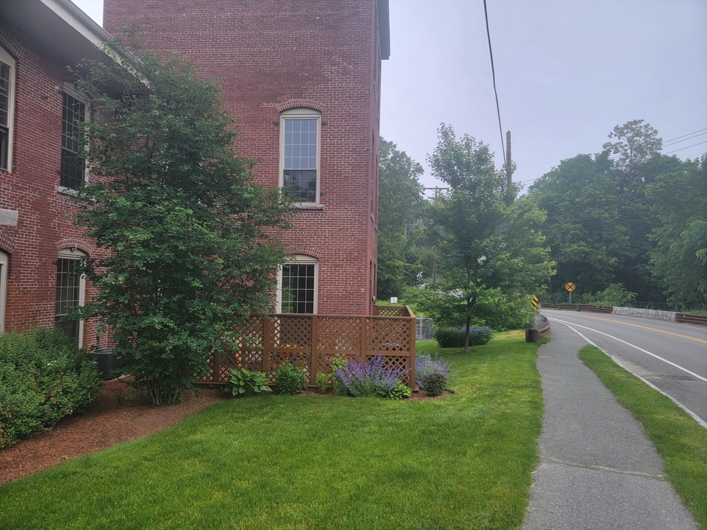 12 Brookside Road, Unit 7 Westford, MA 01886 - Photo 25 of 31