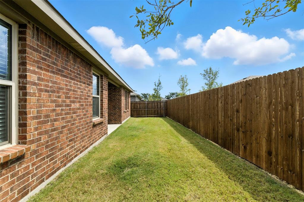 2808 Jasmine Drive Sherman, TX 75092 - Photo 37 of 38 a view of a backyard