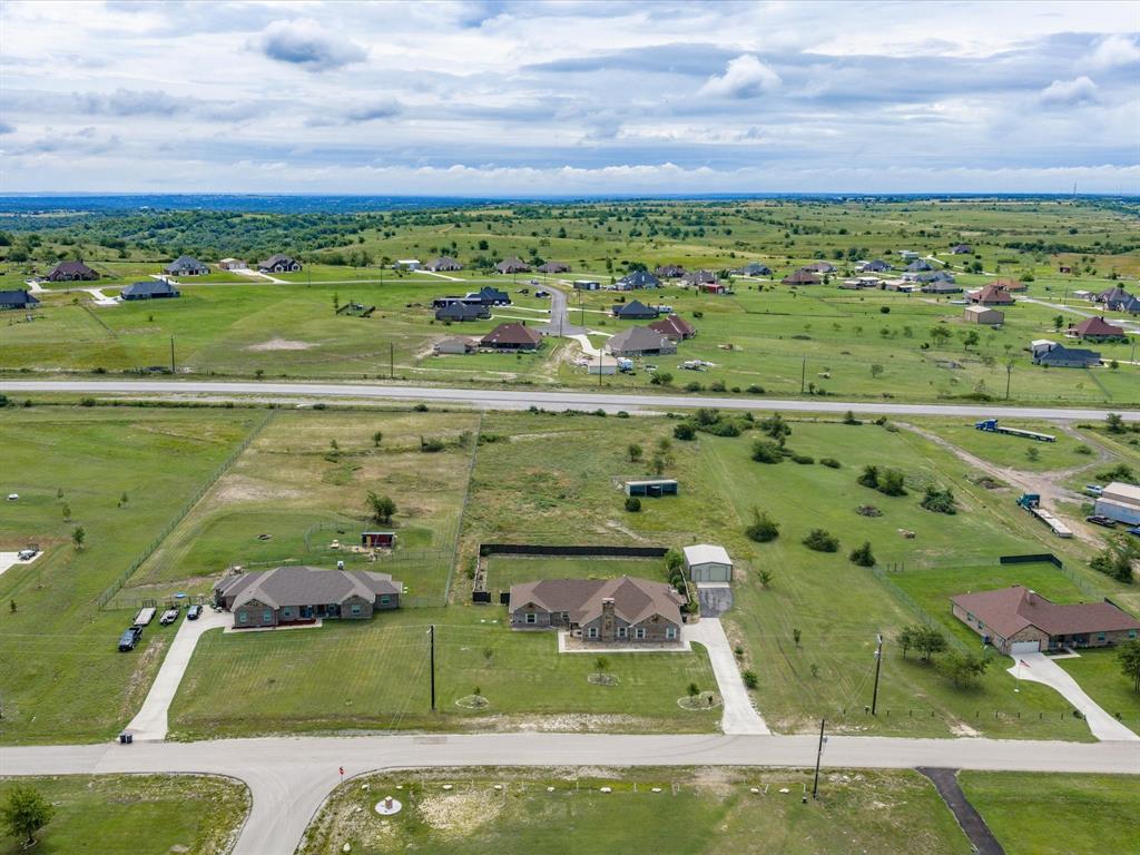 1032 Justin Drive Springtown, TX 76082 - Photo 3 of 40