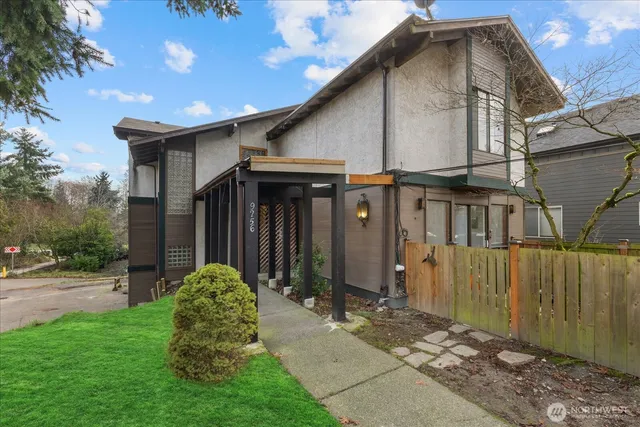 $1,195,000 | 9256 Interlake Avenue North, Seattle, WA 98103