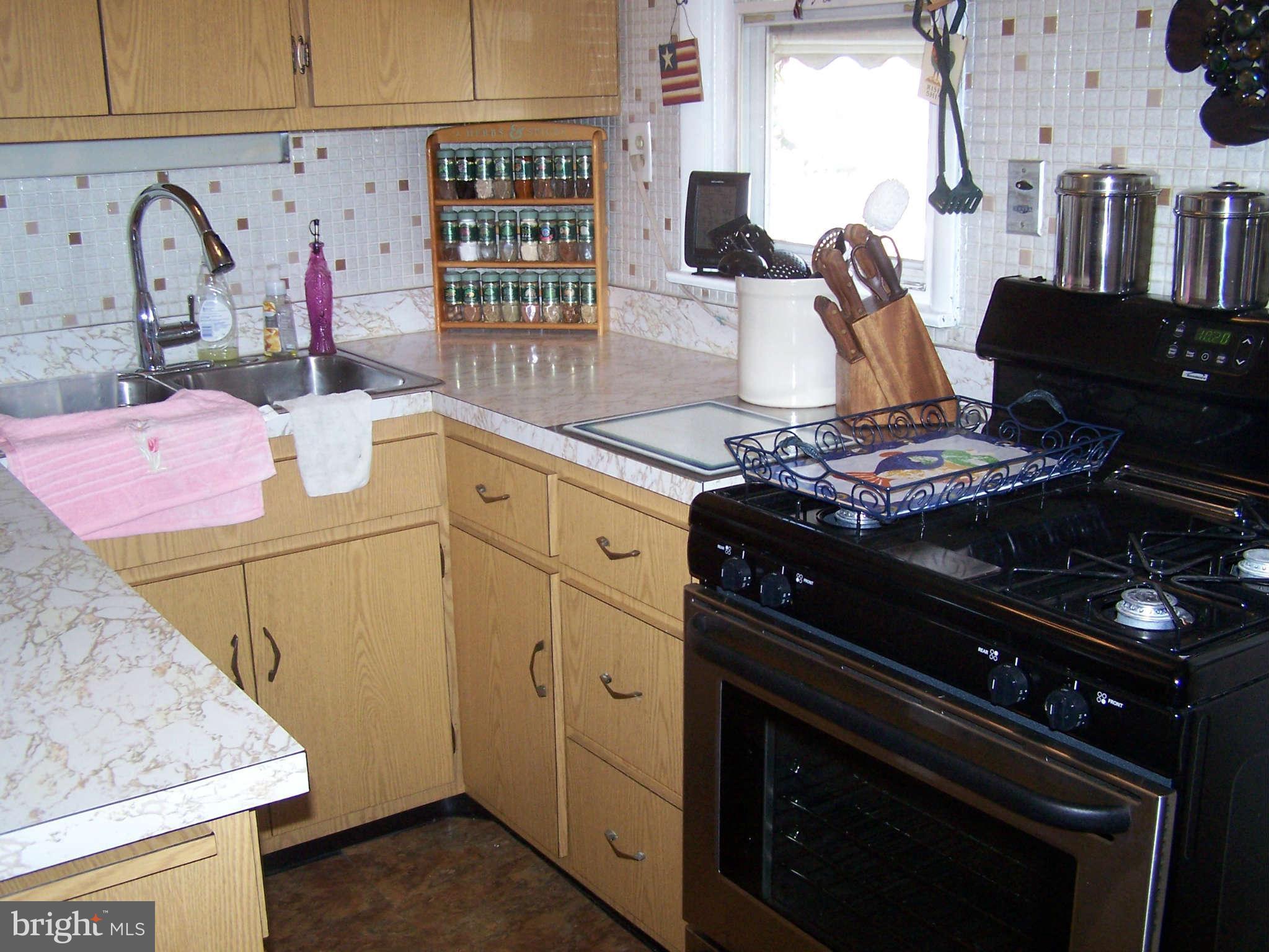 1749 Brookview Road Baltimore, MD 21222 - Photo 5 of 13 Kitchen