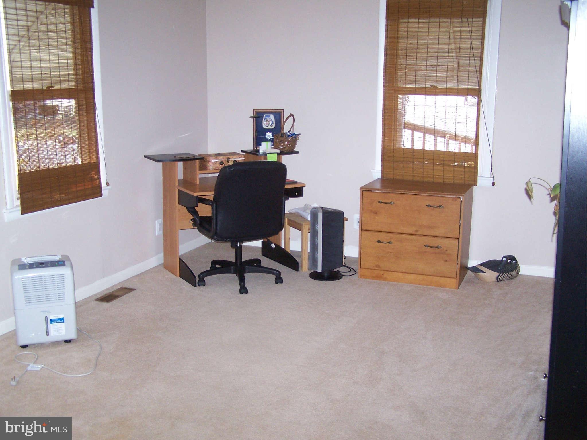 1749 Brookview Road Baltimore, MD 21222 - Photo 6 of 13 Living Room