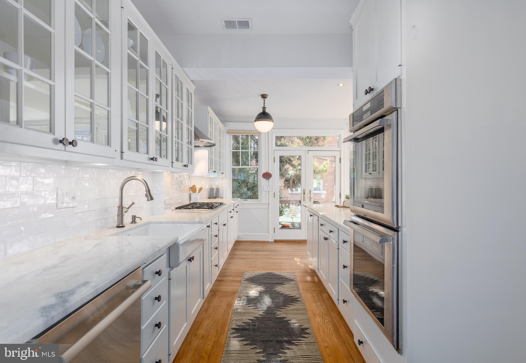 2004 Klingle Road Northwest Washington, DC 20010 - Photo 22 of 70 Double ovens