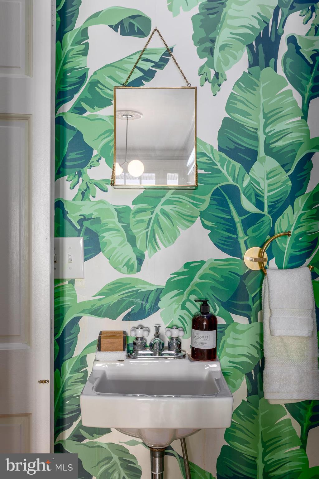 2004 Klingle Road Northwest Washington, DC 20010 - Photo 27 of 70