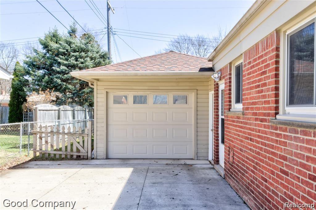 1390 Sycamore Drive Rochester, MI 48307 - Photo 42 of 52