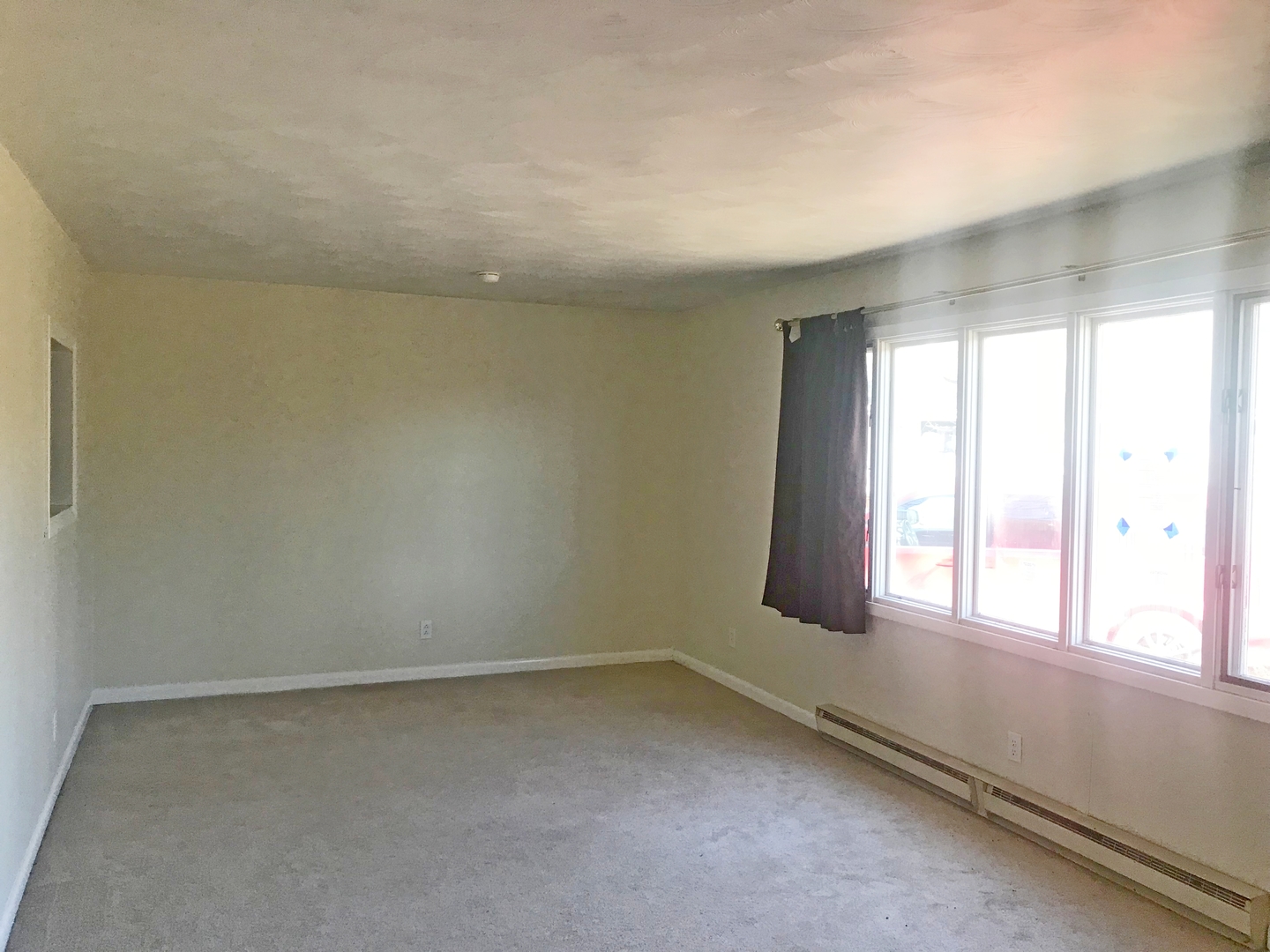 992 Mile Road Dixon, IL 61021 - Photo 8 of 18 an empty room with a window