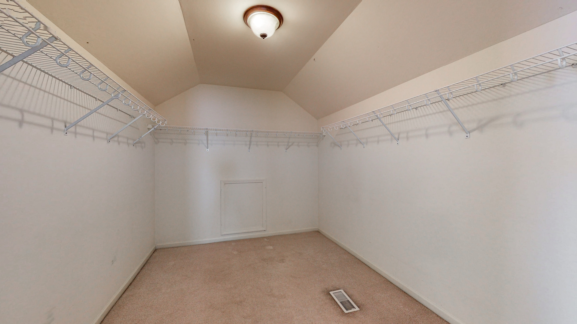 1917 Driving Park Road Wheaton, IL 60187 - Photo 21 of 41 a very nice looking room