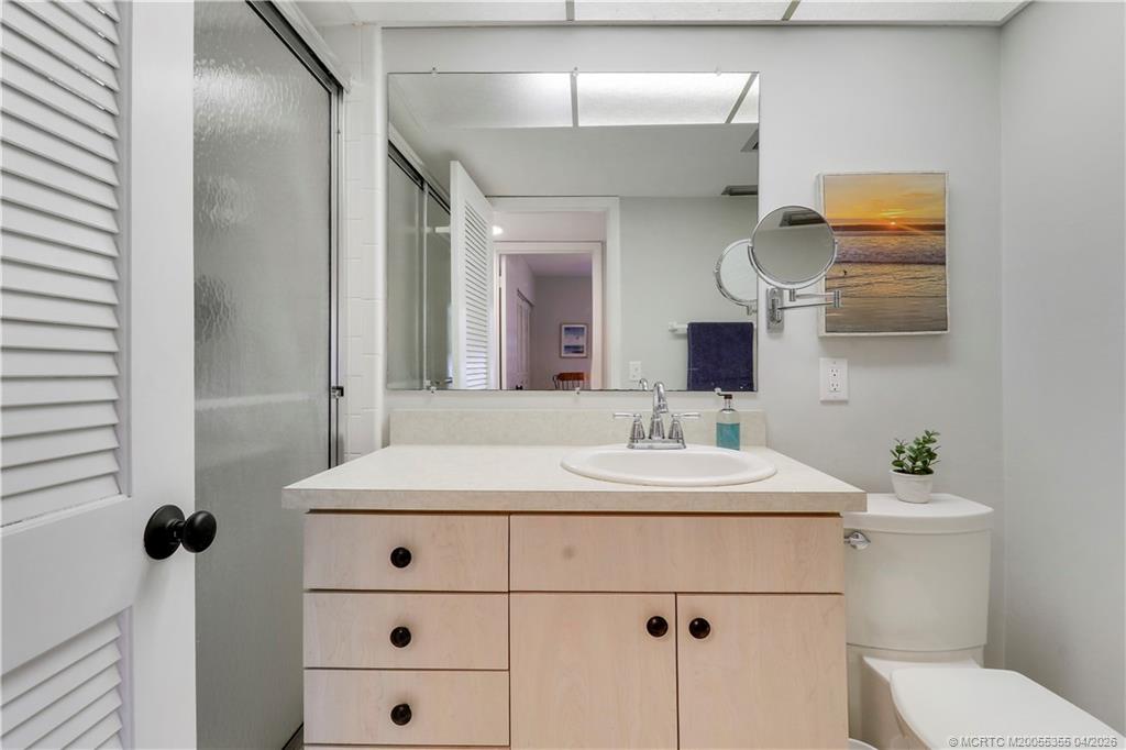 1862 Southwest Palm City Road, Unit 103 Stuart, FL 34994 - Photo 18 of 29 Guest bathroom