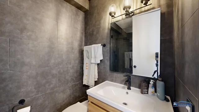 $450,000 | 910 North Lake Shore Drive, Unit 2317, Chicago, IL 60611