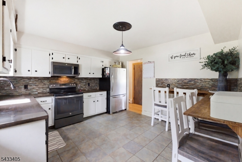 77 Decker Pond Road Andover, NJ 07821 - Photo 13 of 33