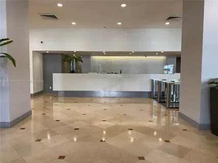 $875,000 | 100 Lincoln Road, Unit 1111, Miami Beach, FL 33139