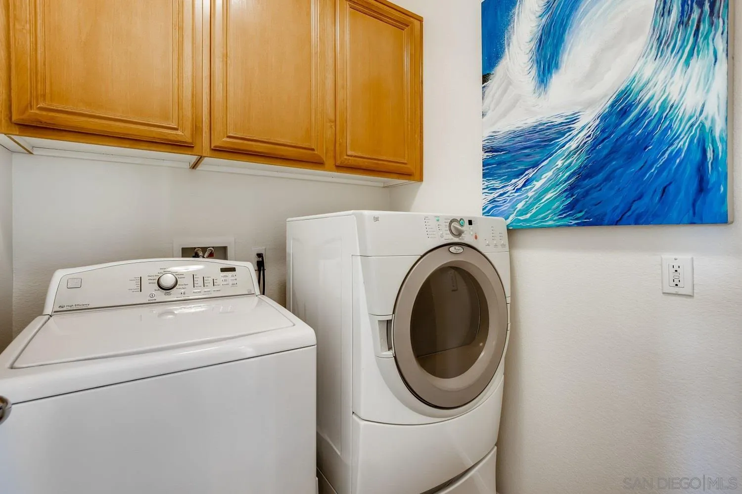 1332 Enchante Way Oceanside, CA 92056 - Photo 23 of 28 a utility room with dryer and washer