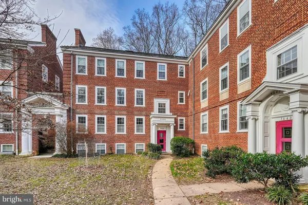 $3,795 | 3630 39th Street Northwest, Unit B530, Washington, DC 20016