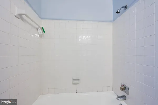 $3,795 | 3630 39th Street Northwest, Unit B530, Washington, DC 20016