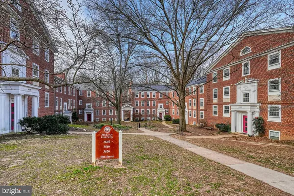 $3,795 | 3630 39th Street Northwest, Unit B530, Washington, DC 20016