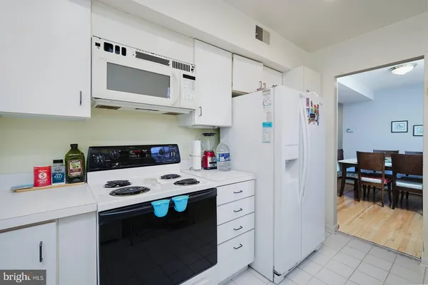 $3,795 | 3630 39th Street Northwest, Unit B530, Washington, DC 20016