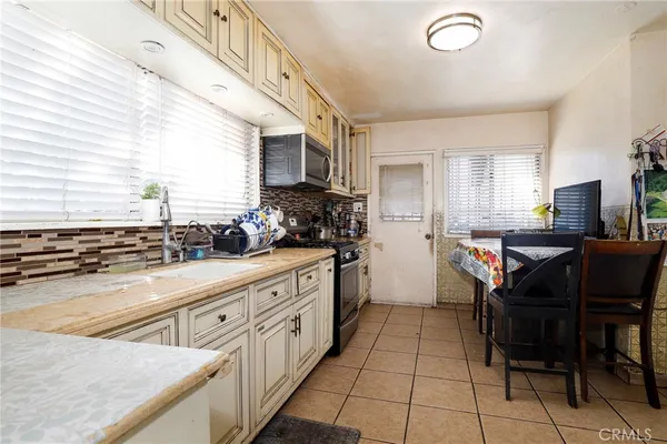 $549,000 | 1700 East Orchard Street, Compton, CA 90221