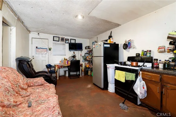 $549,000 | 1700 East Orchard Street, Compton, CA 90221