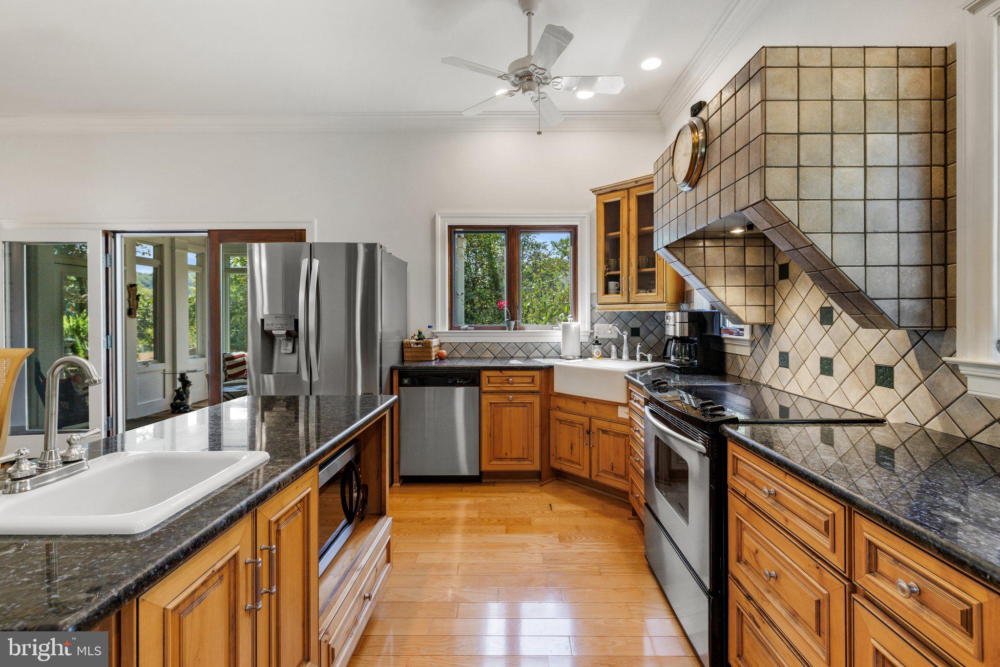 12147 Moss Hollow Road Markham, VA 22643 - Photo 12 of 46 Granite countertops and stainless steel appliances