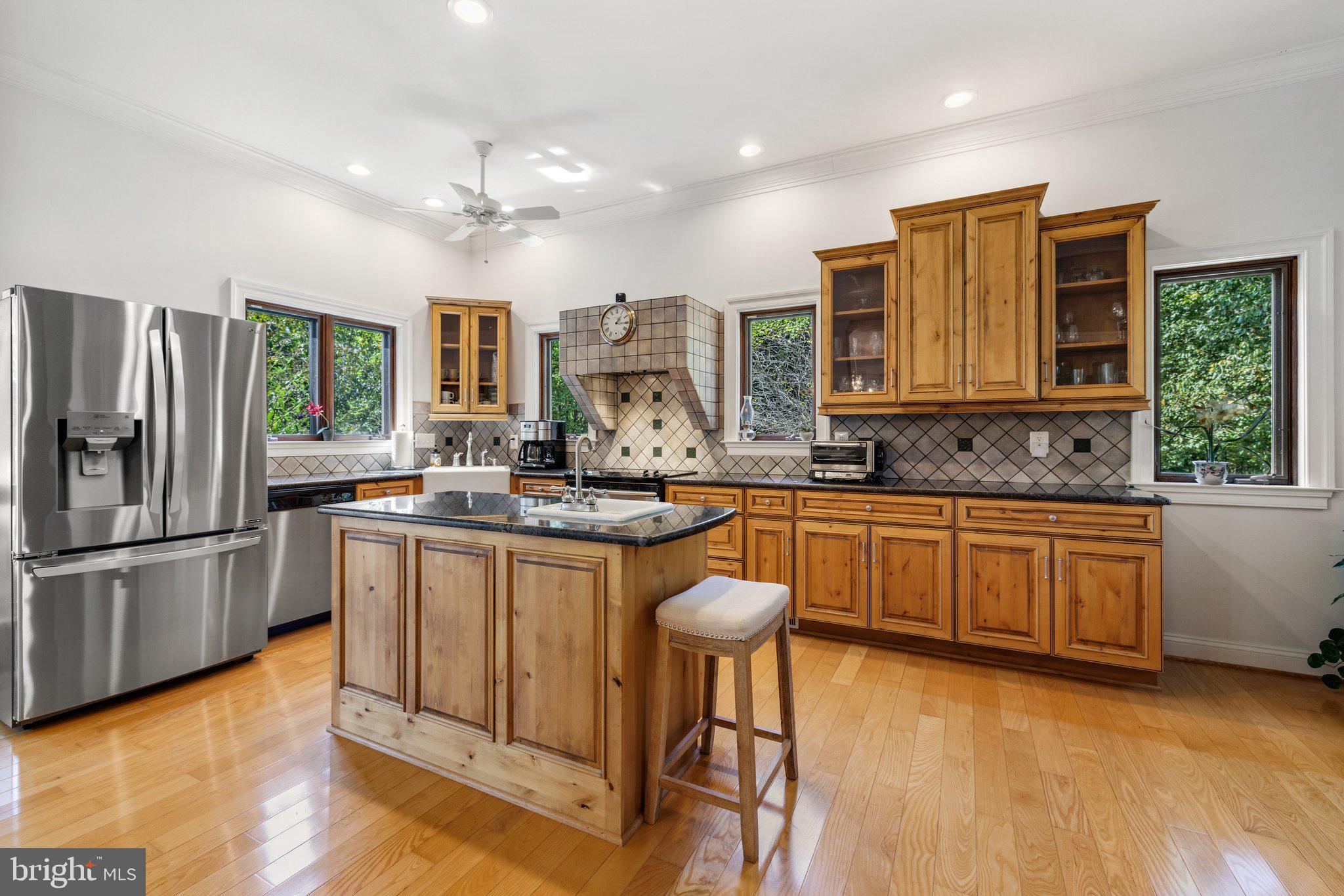 12147 Moss Hollow Road Markham, VA 22643 - Photo 10 of 46 Wonderful cabinet and counter space