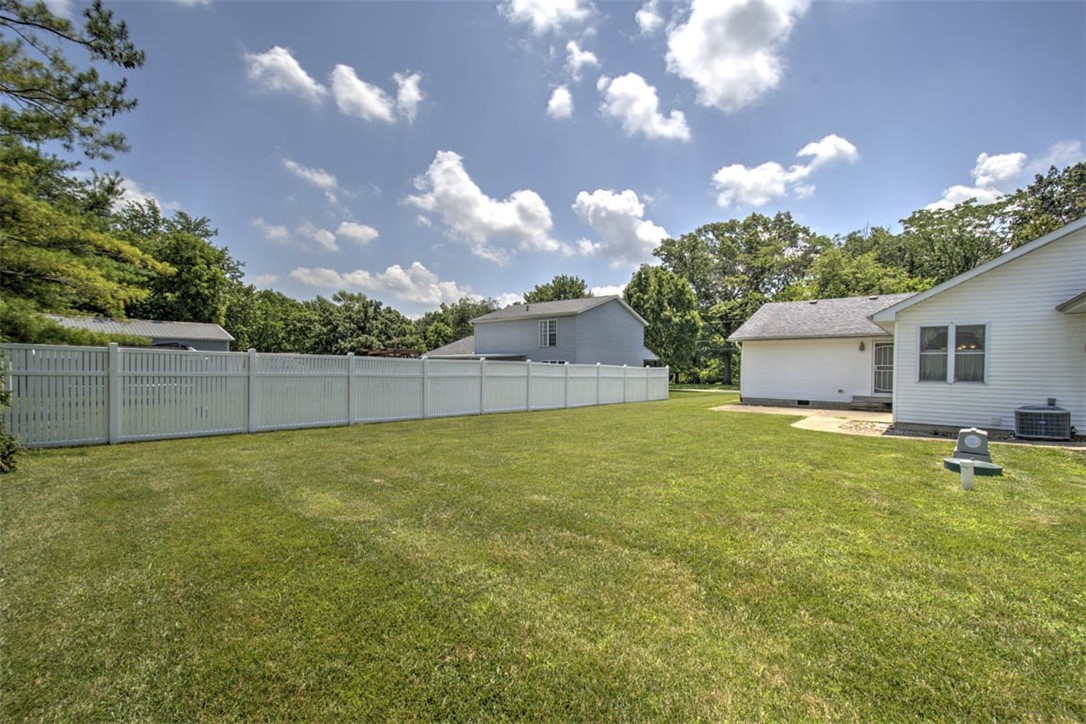 510 North Lake Shore Drive Decatur, IL 62521 - Photo 28 of 29