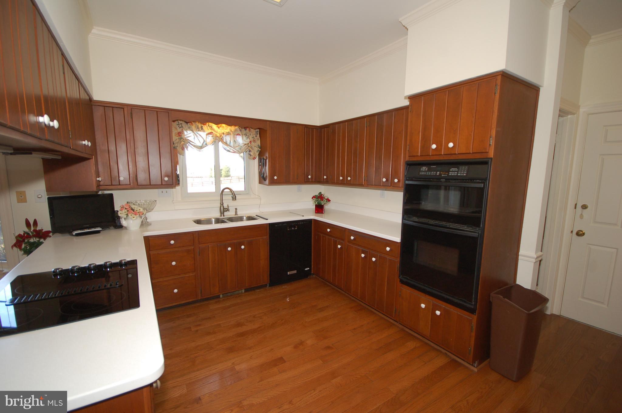 16749 Ivandale Road Hamilton, VA 20158 - Photo 3 of 28 Kitchen