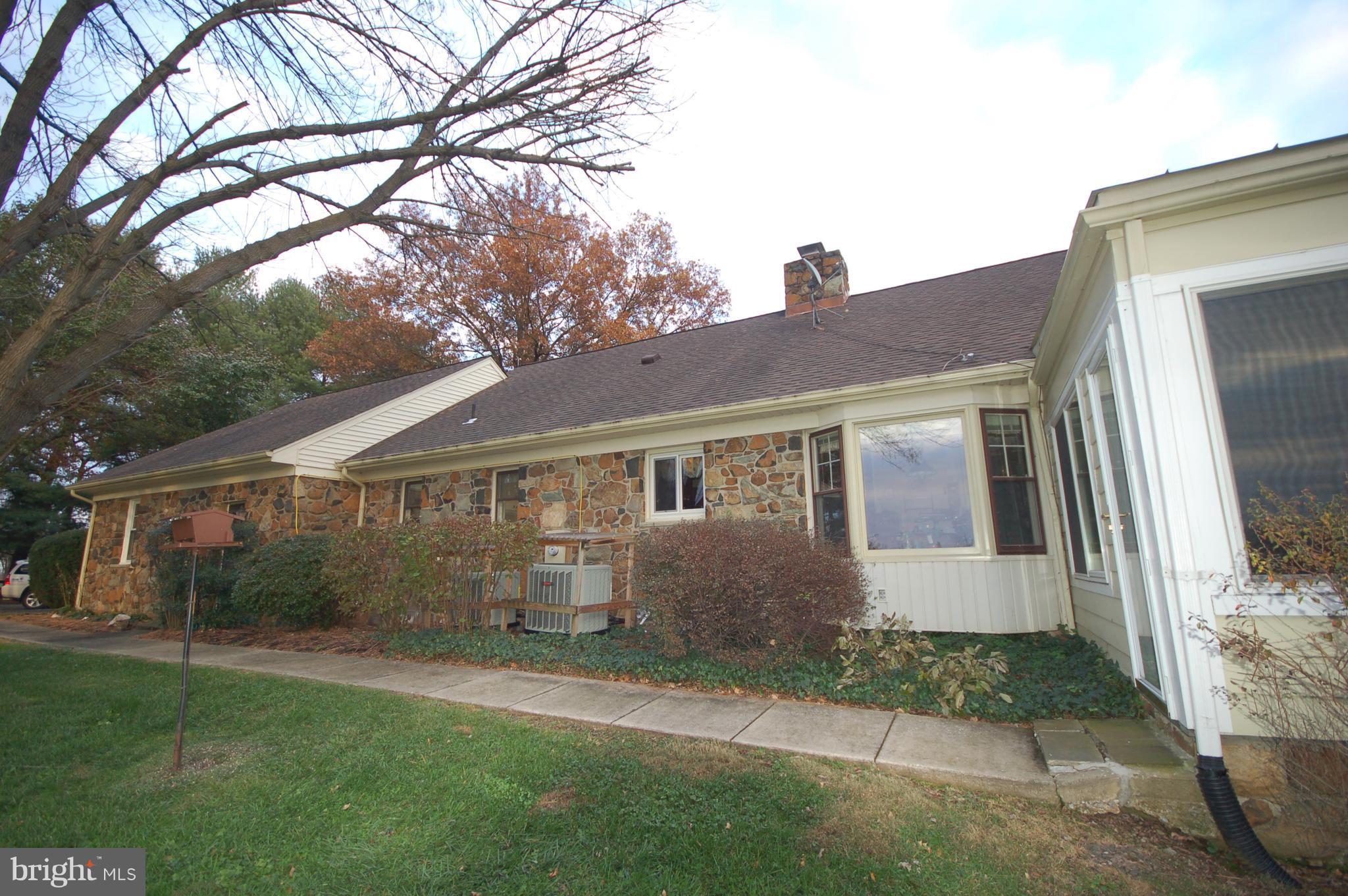 16749 Ivandale Road Hamilton, VA 20158 - Photo 22 of 28 Exterior (Rear)