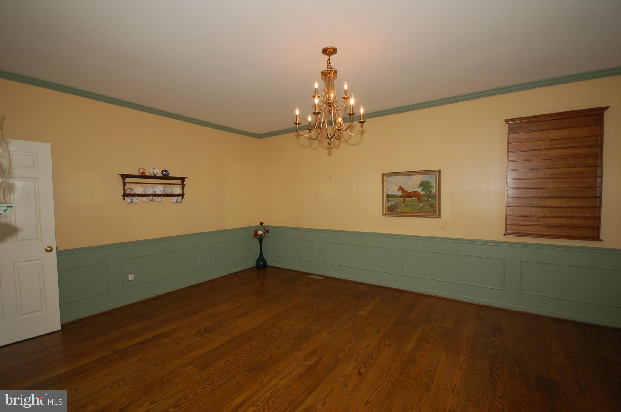 16749 Ivandale Road Hamilton, VA 20158 - Photo 6 of 28 Dining Room