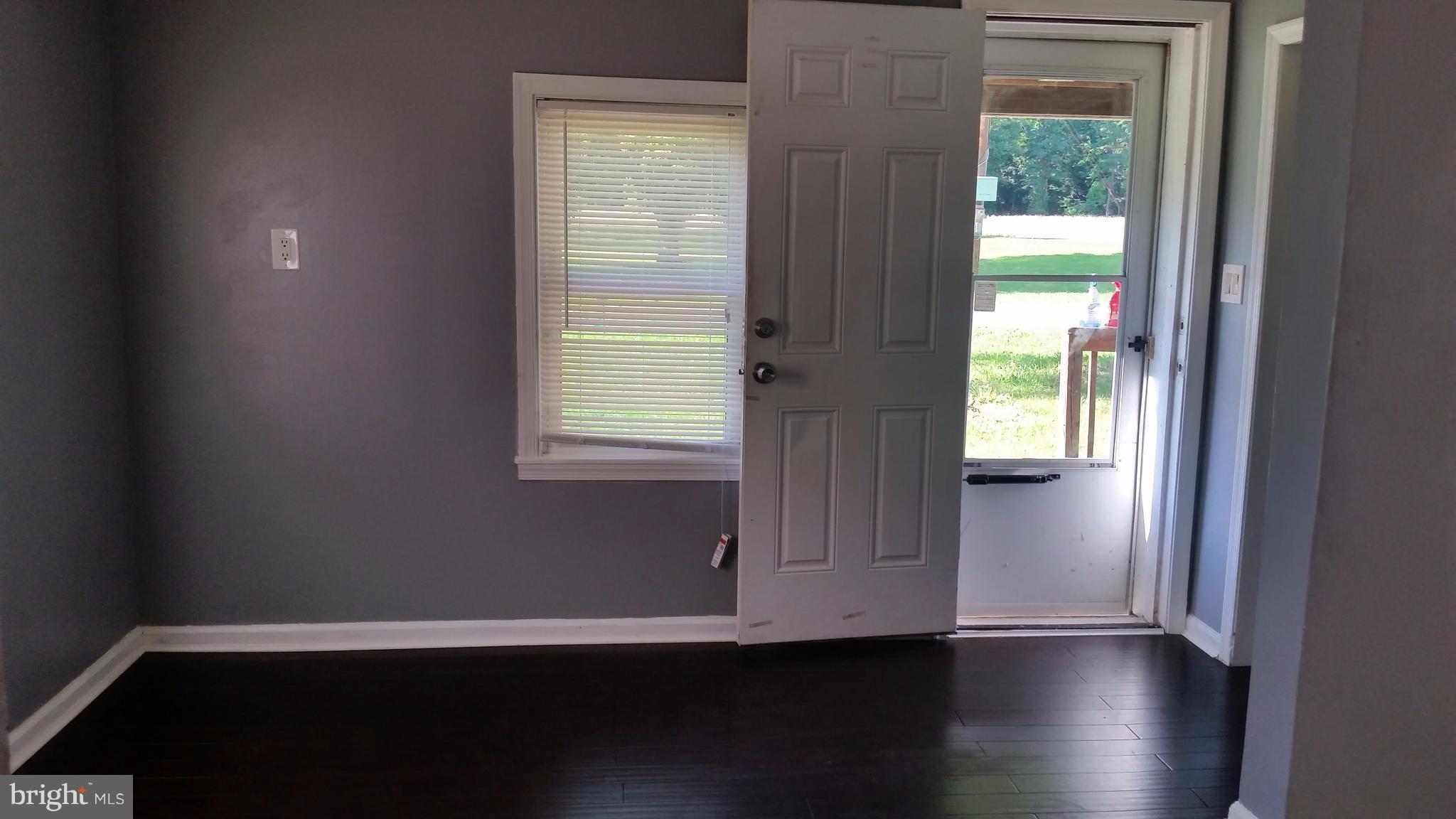 3459 James Run Road Aberdeen, MD 21001 - Photo 6 of 12 Living Room