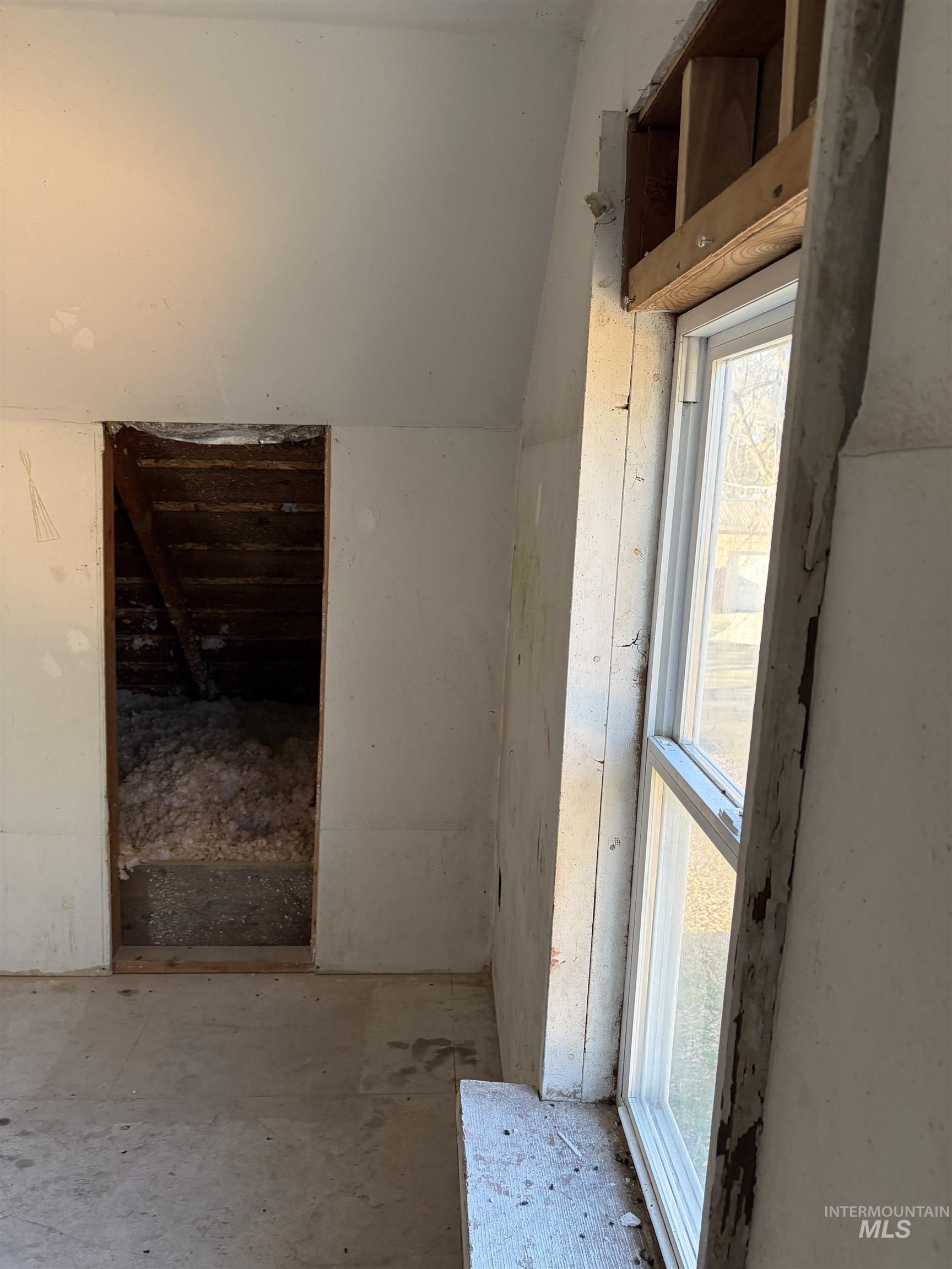 308 East Park Street Weiser, ID 83672 - Photo 45 of 50 View of stairs