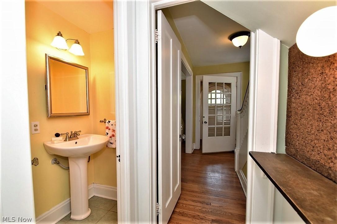 3099 Chadbourne Road Cleveland, OH 44120 - Photo 16 of 32