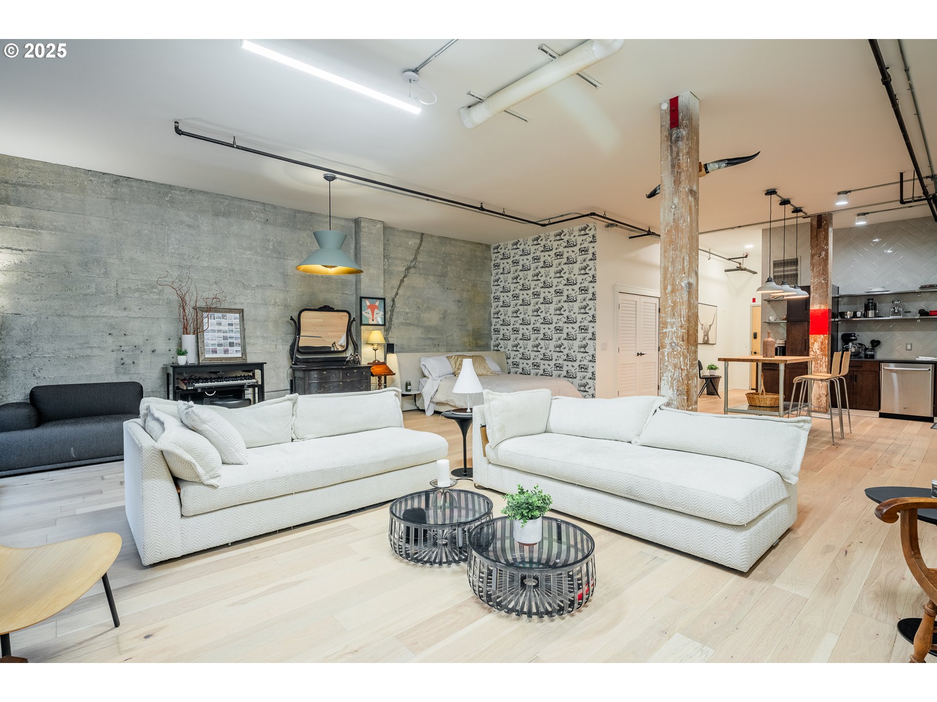 725 Northwest Flanders Street, Unit 304 Portland, OR 97209 - Photo 12 of 42