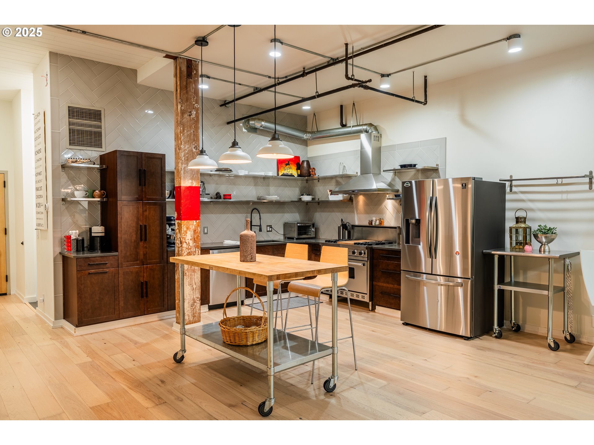 725 Northwest Flanders Street, Unit 304 Portland, OR 97209 - Photo 15 of 42